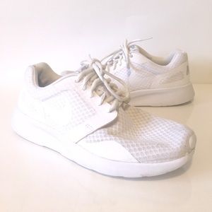 🏷 Nike White Sneakers Sale Price Size 9